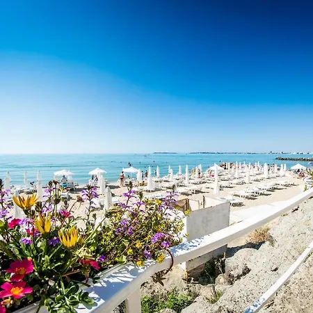 Апартаменти Prestige Sands